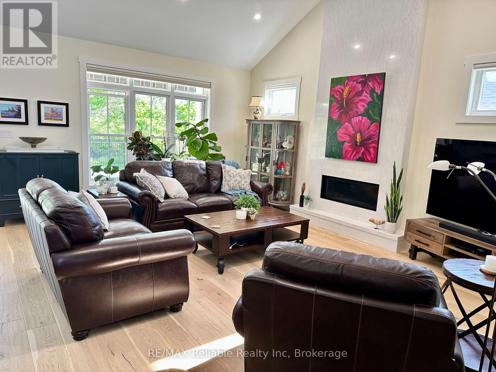 14 THIMBLEWEED DRIVE - 17