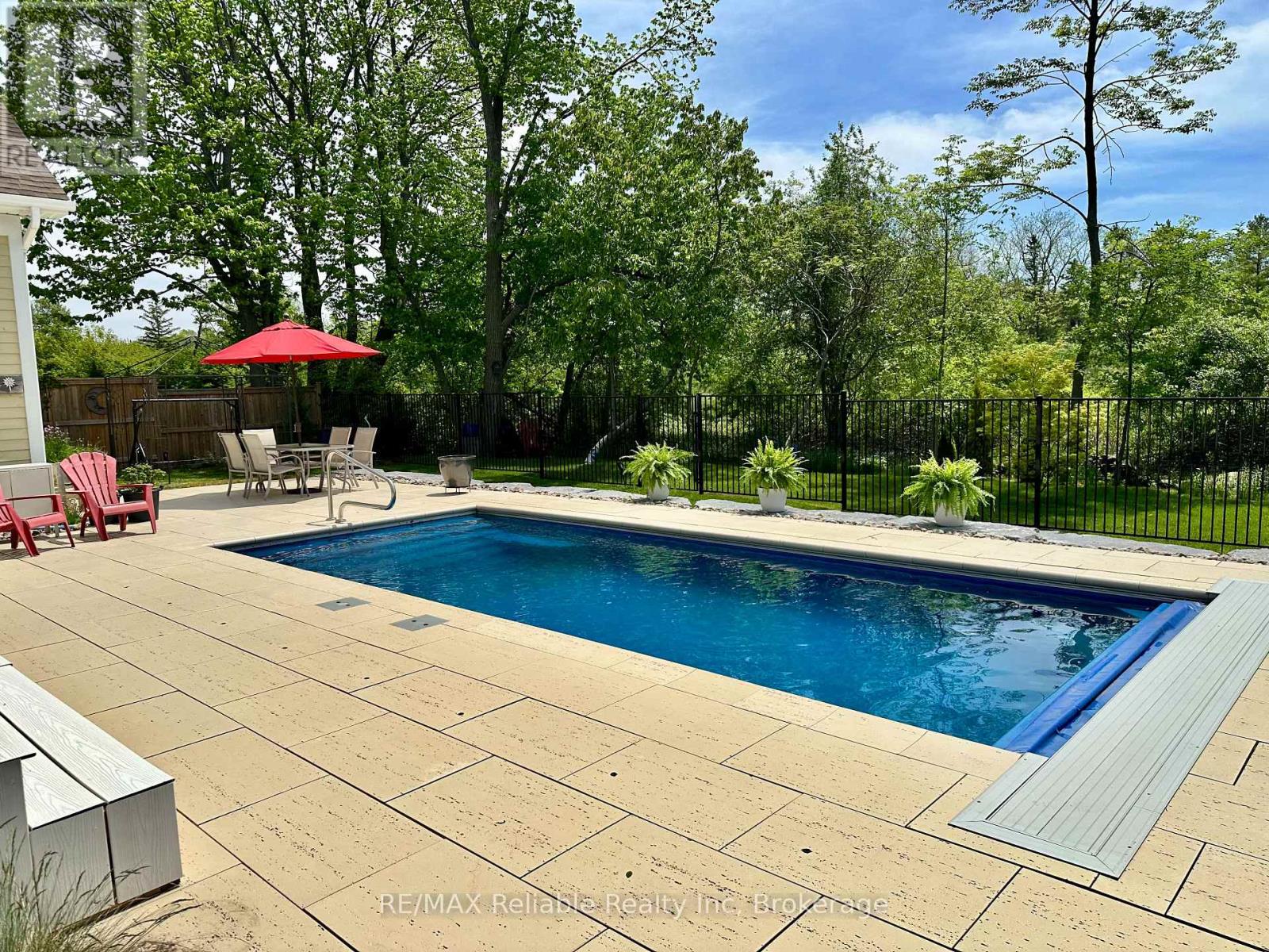 14 THIMBLEWEED DRIVE - 40