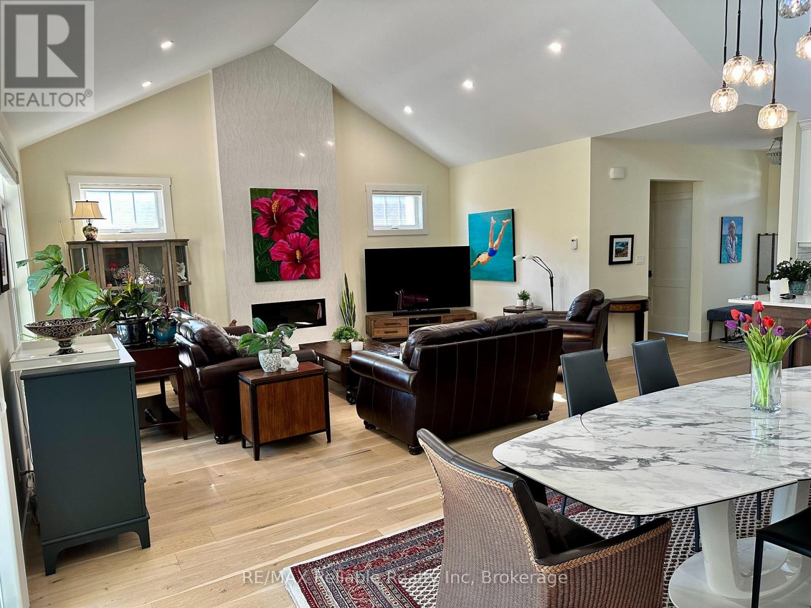 14 THIMBLEWEED DRIVE - 16