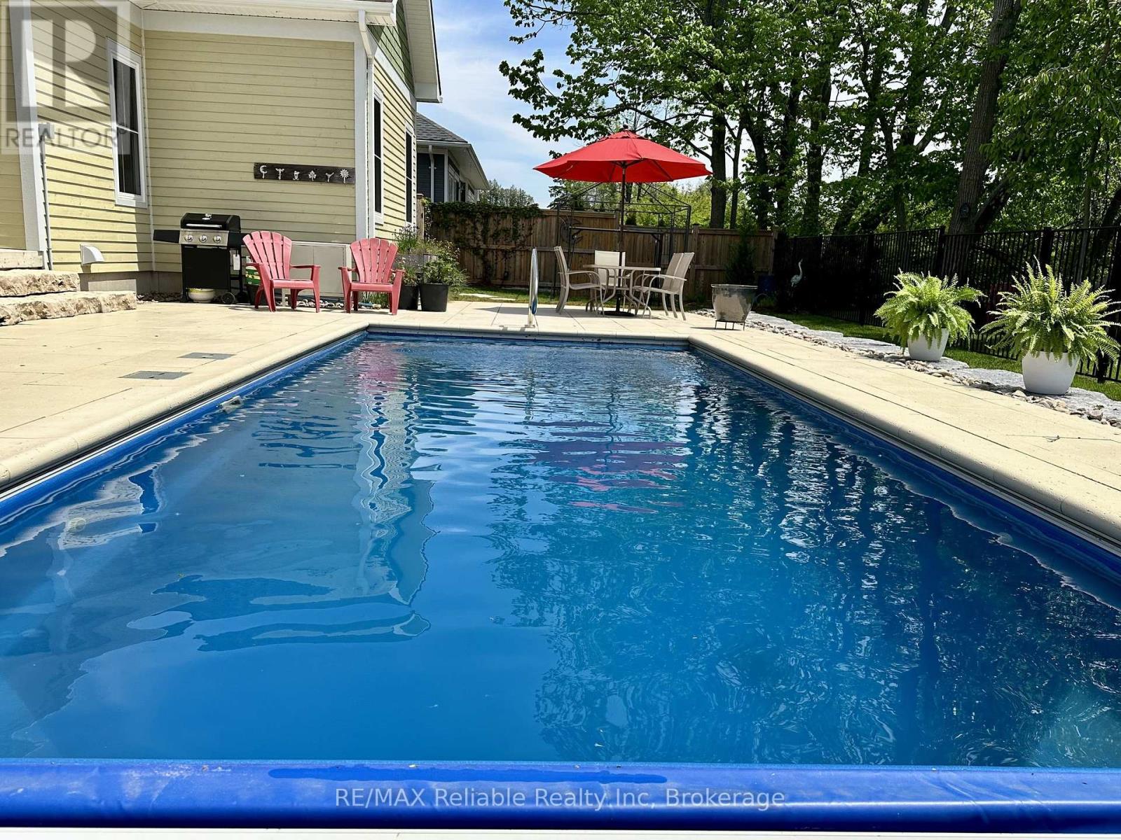 14 THIMBLEWEED DRIVE - 39