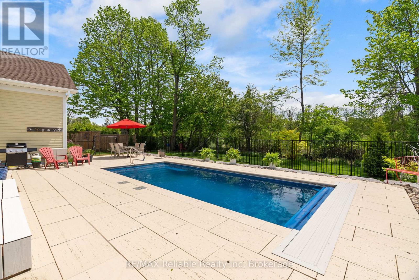 14 THIMBLEWEED DRIVE - 37