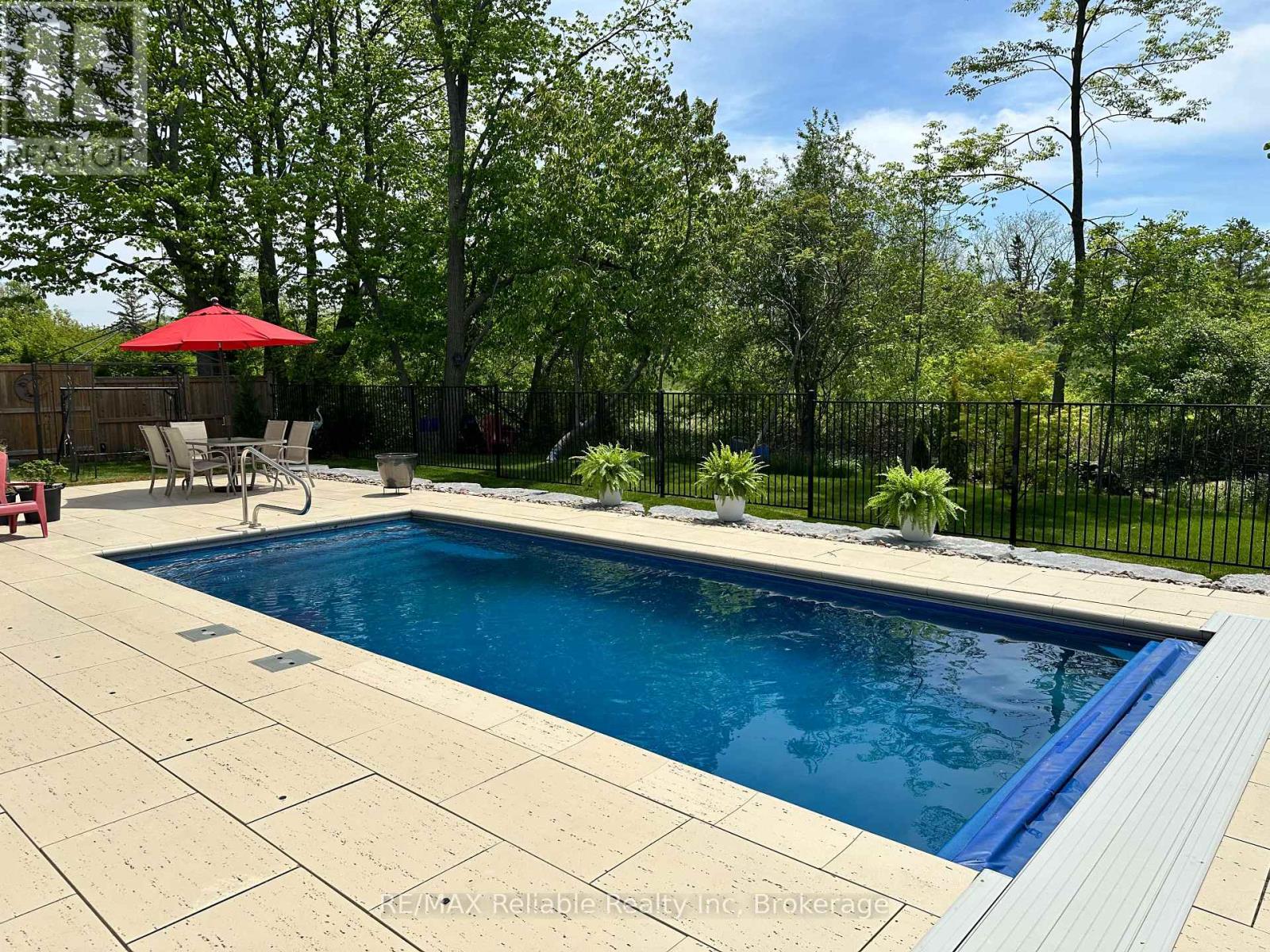 14 THIMBLEWEED DRIVE - 48