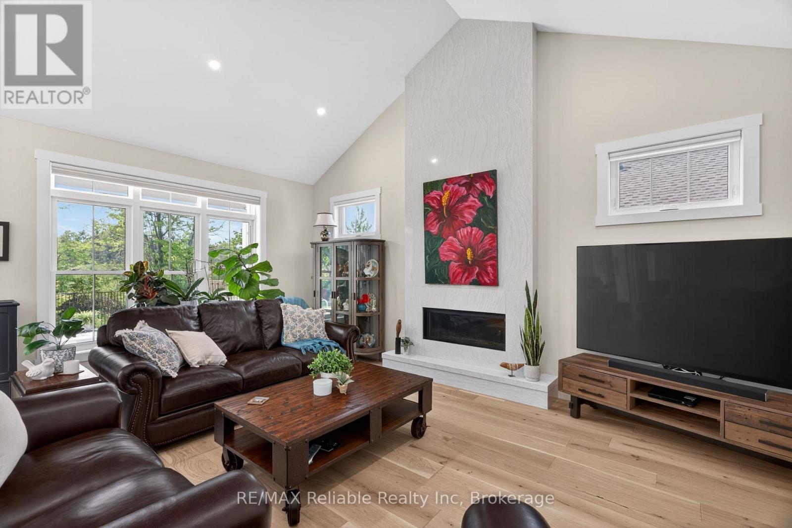14 THIMBLEWEED DRIVE - 15