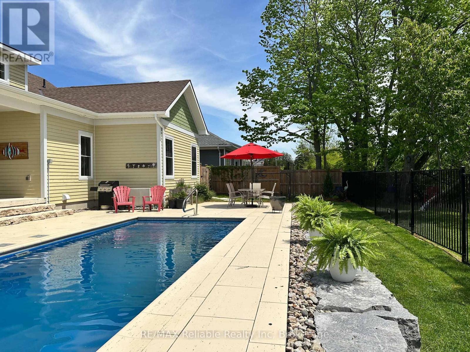 14 THIMBLEWEED DRIVE - 41