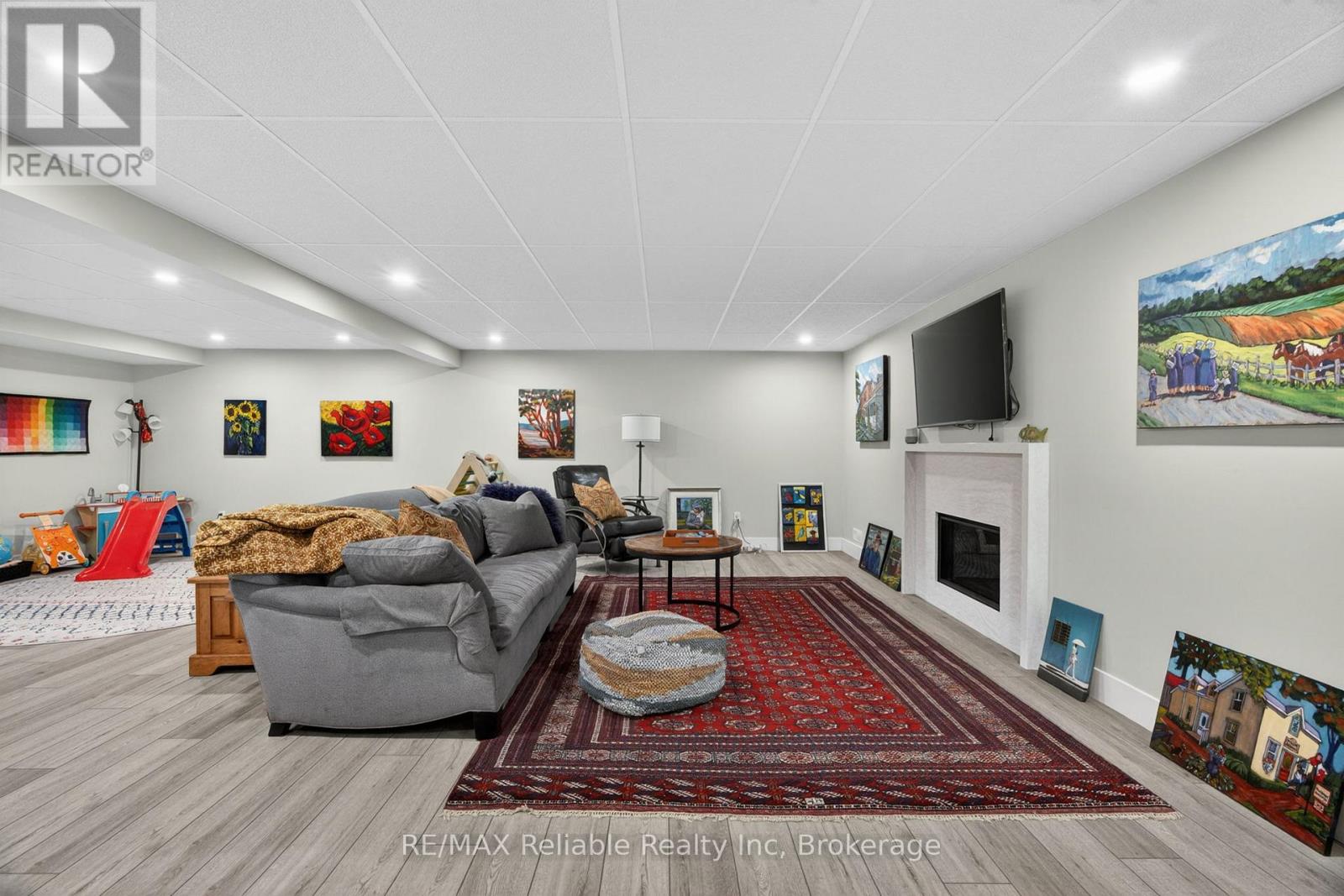 14 THIMBLEWEED DRIVE - 29