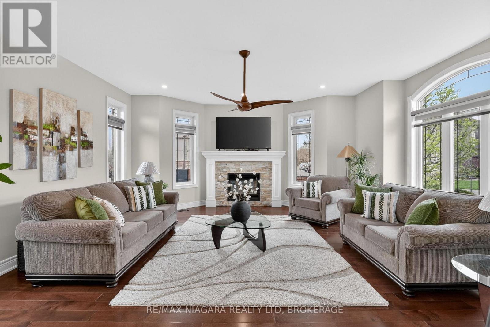 60 MACKENZIE KING AVENUE - 6