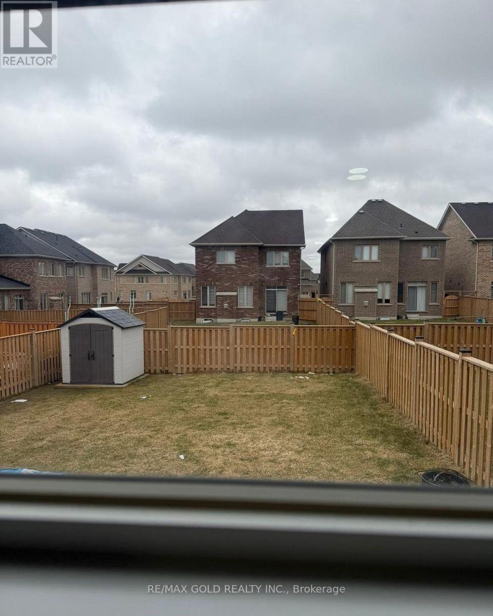 109 SILVERWOOD CRESCENT - 14