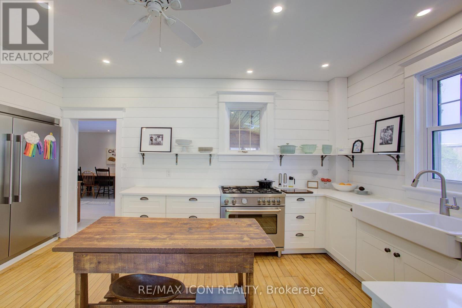392114 GREY 109 ROAD - 13