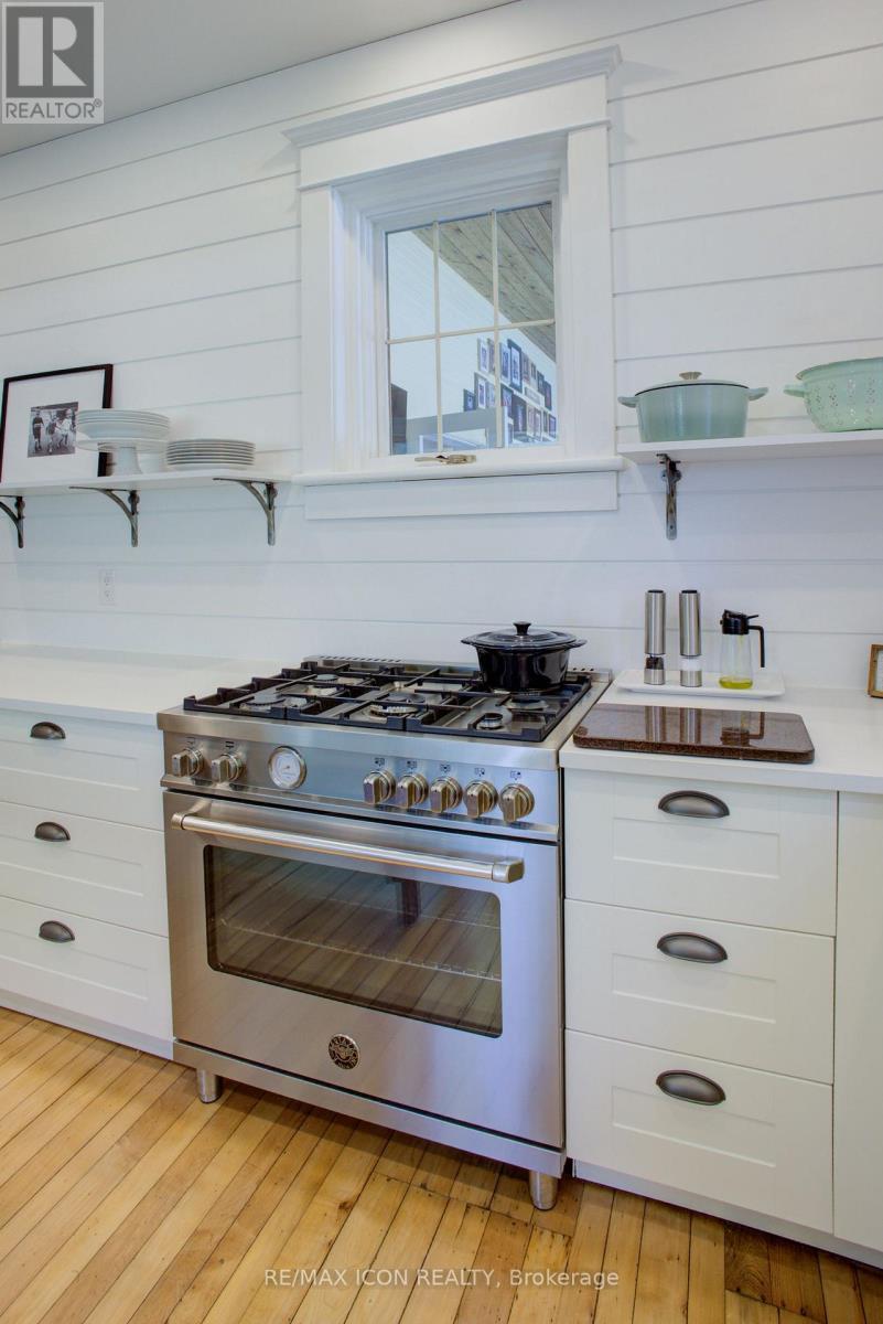 392114 GREY 109 ROAD - 17