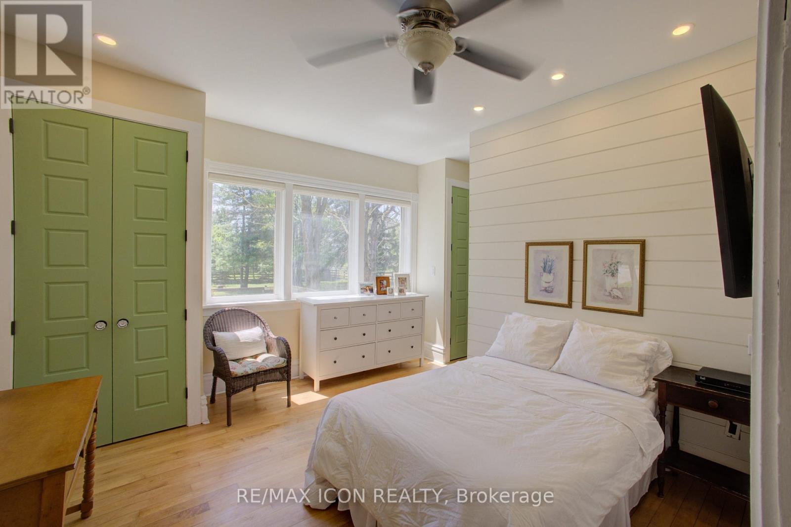 392114 GREY 109 ROAD - 28