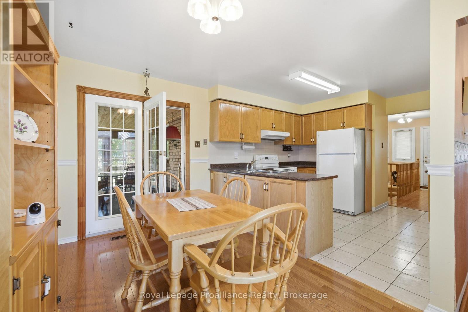 6 DONCASTER CRESCENT - 17