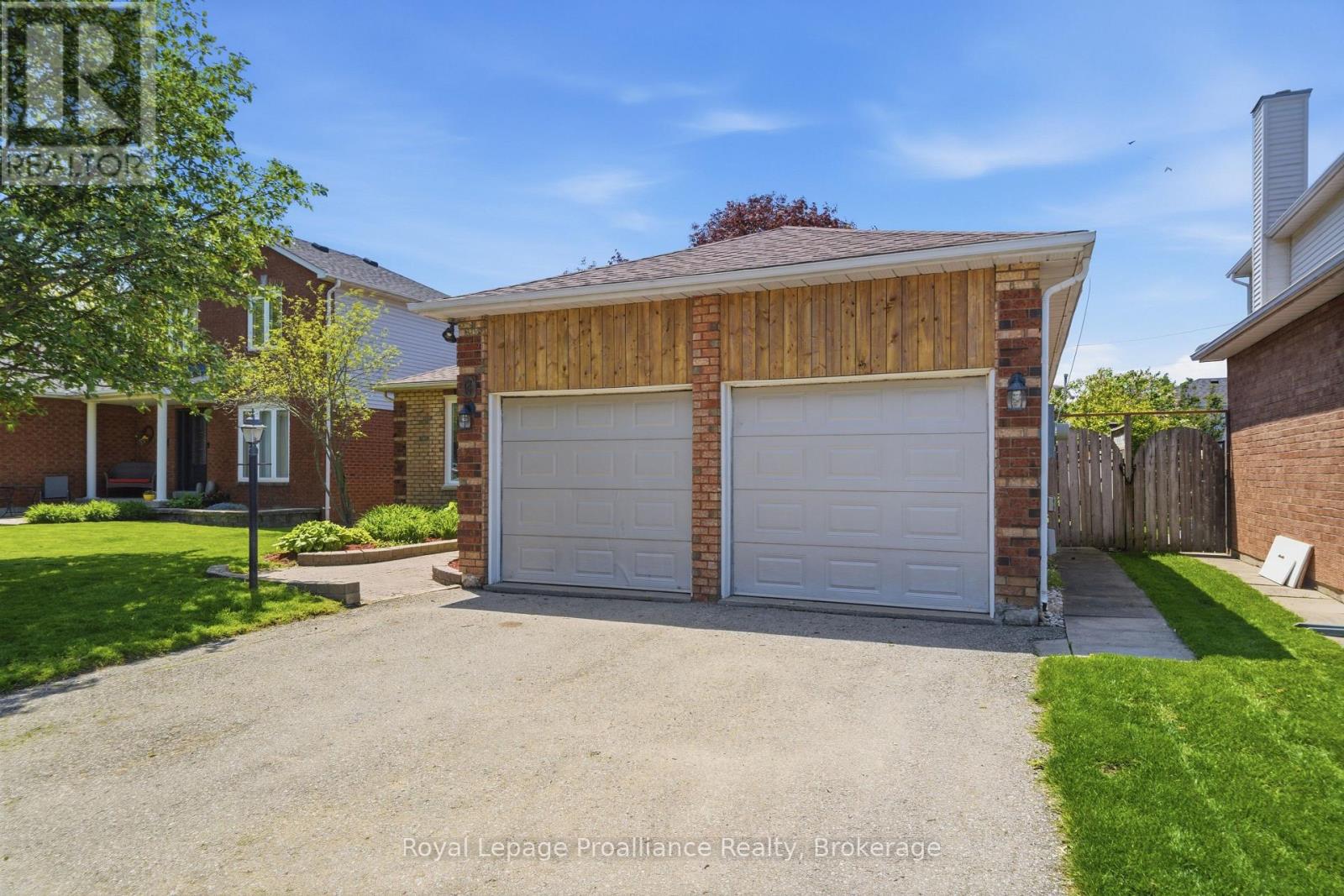 6 DONCASTER CRESCENT - 48