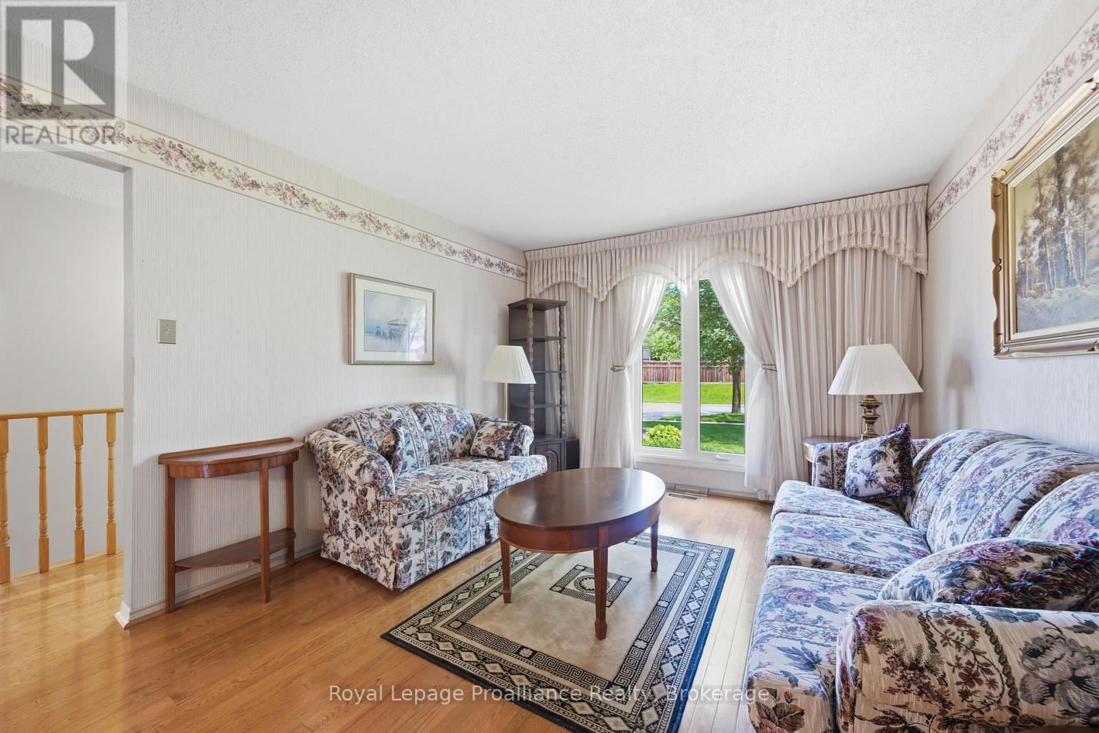 6 DONCASTER CRESCENT - 7