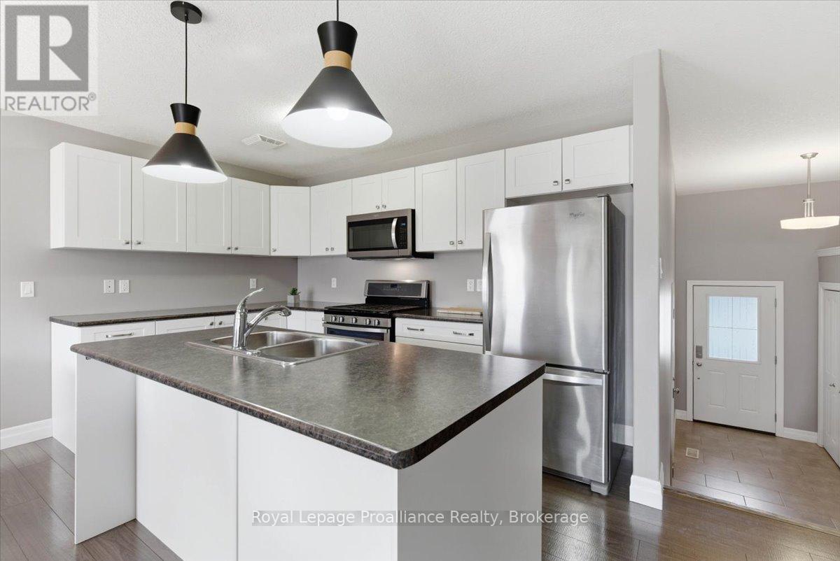 68 CORTLAND CRESCENT - 10