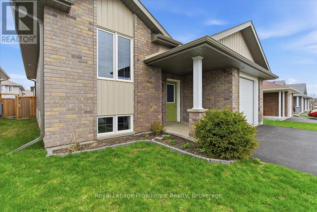 68 CORTLAND CRESCENT - Image 3