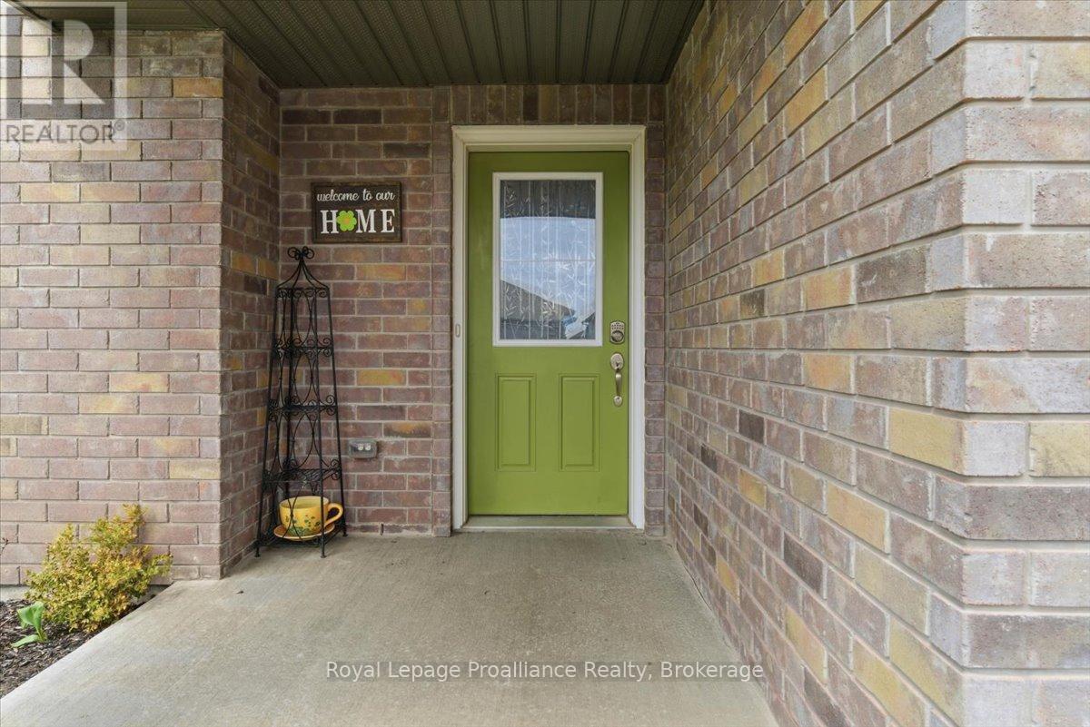 68 CORTLAND CRESCENT - 4