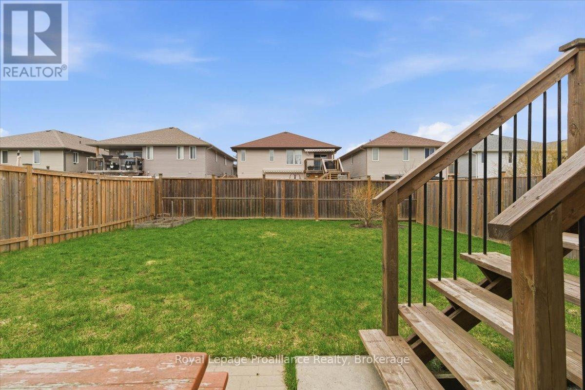 68 CORTLAND CRESCENT - 47