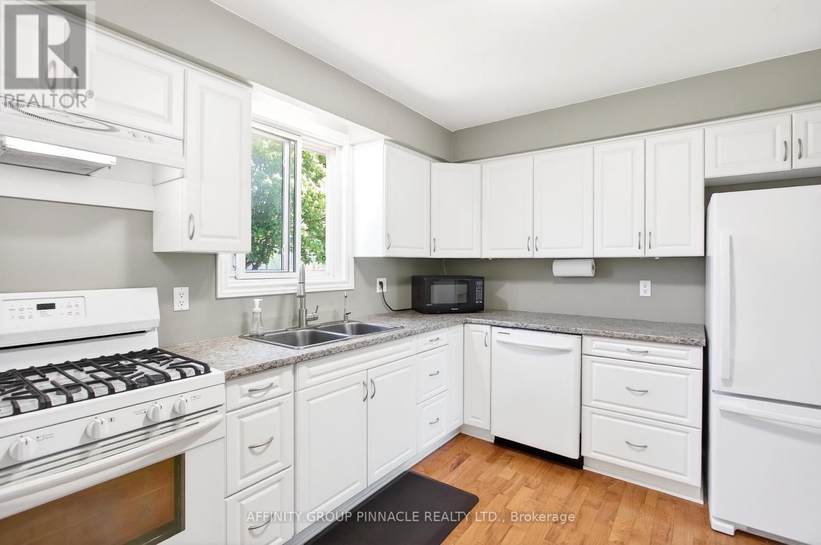 47 BIRCH COURT - 12