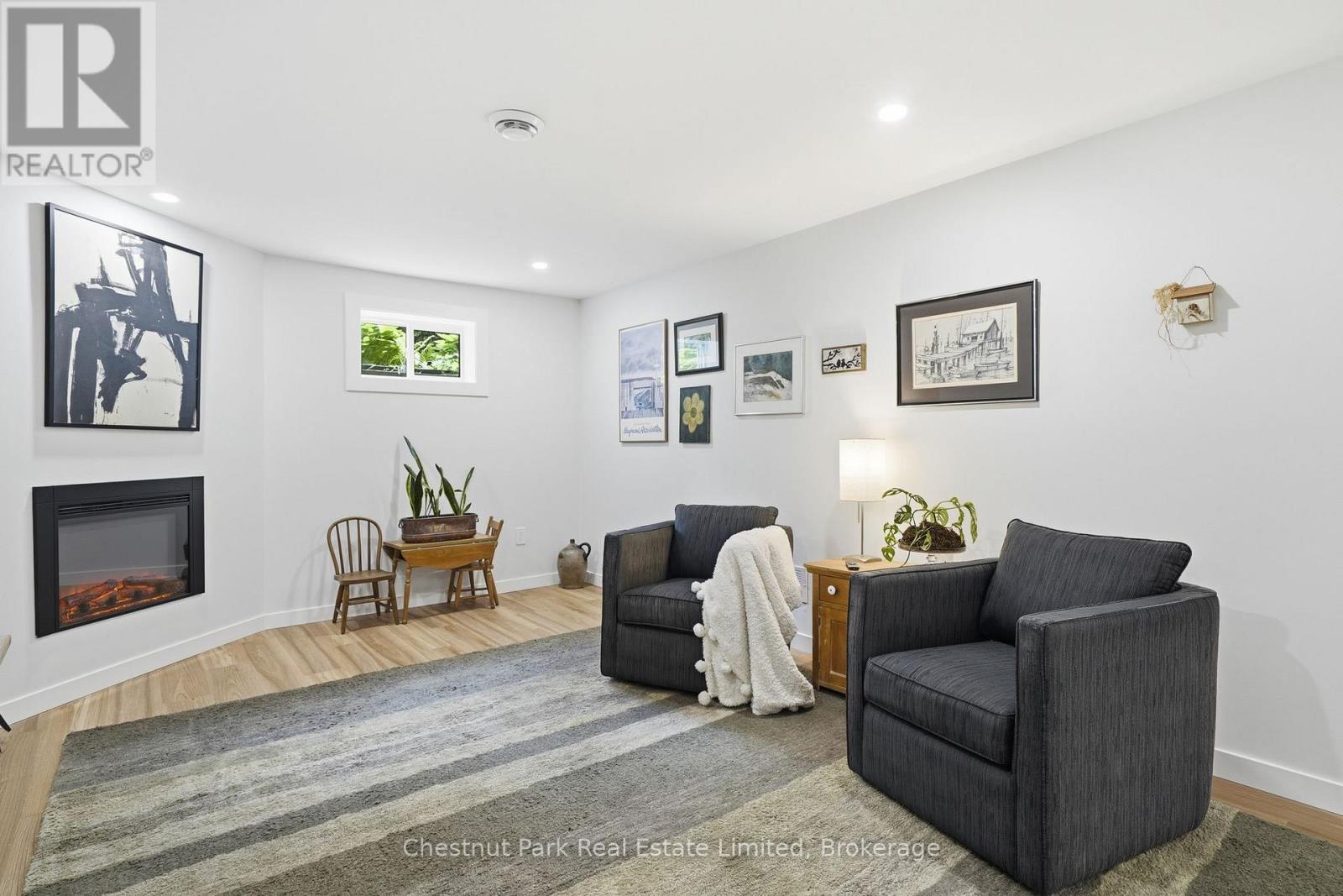 16 JANE STREET - 32