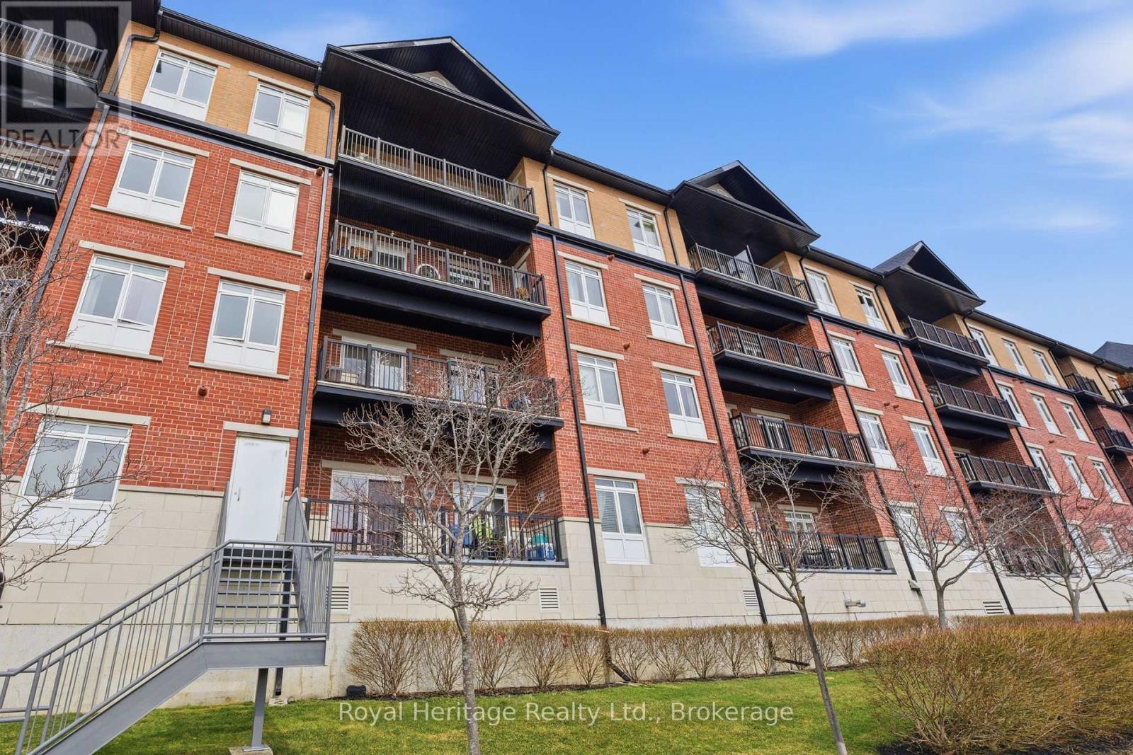 #211 50 MILL STREET N - 36
