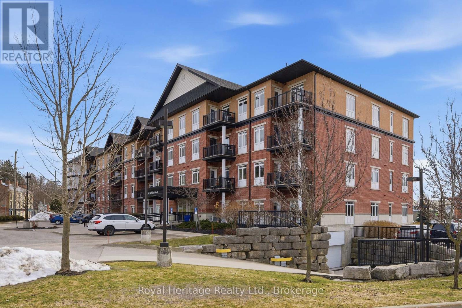 #211 50 MILL STREET N - 37