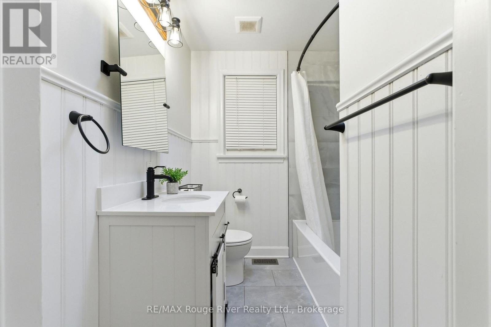 577 SINCLAIR STREET - 26