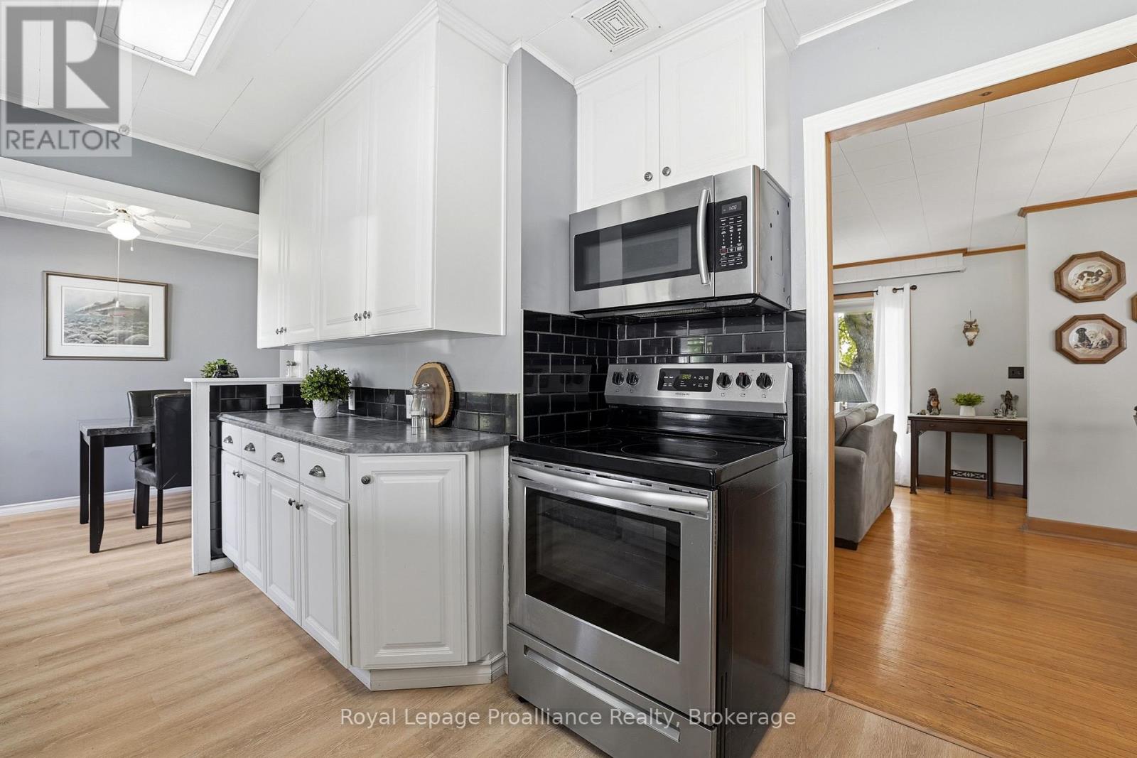 143 AVONDALE ROAD - 10