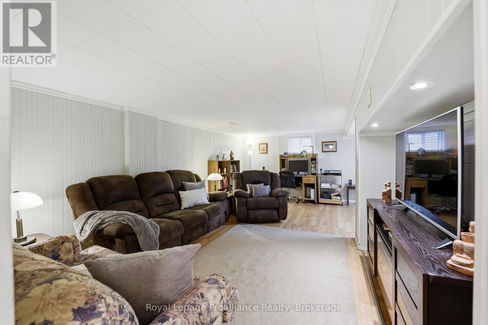 143 AVONDALE ROAD - 26