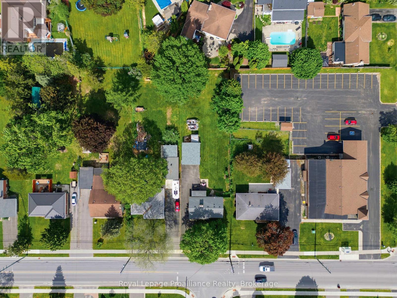 143 AVONDALE ROAD - 44