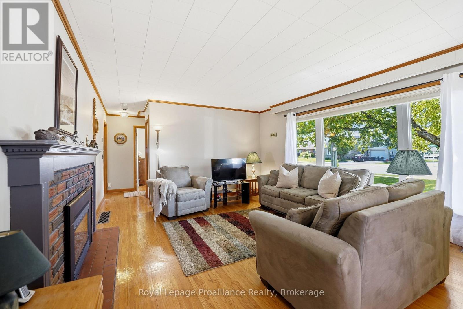 143 AVONDALE ROAD - 5