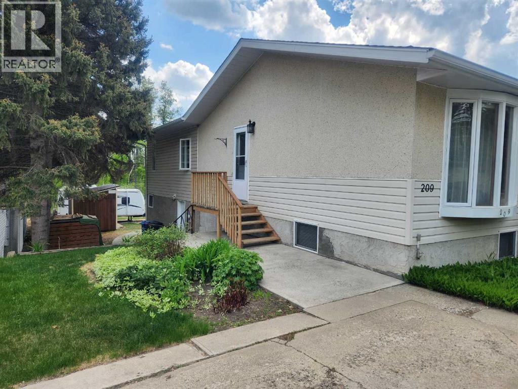 209 2 Street NE — photo 48