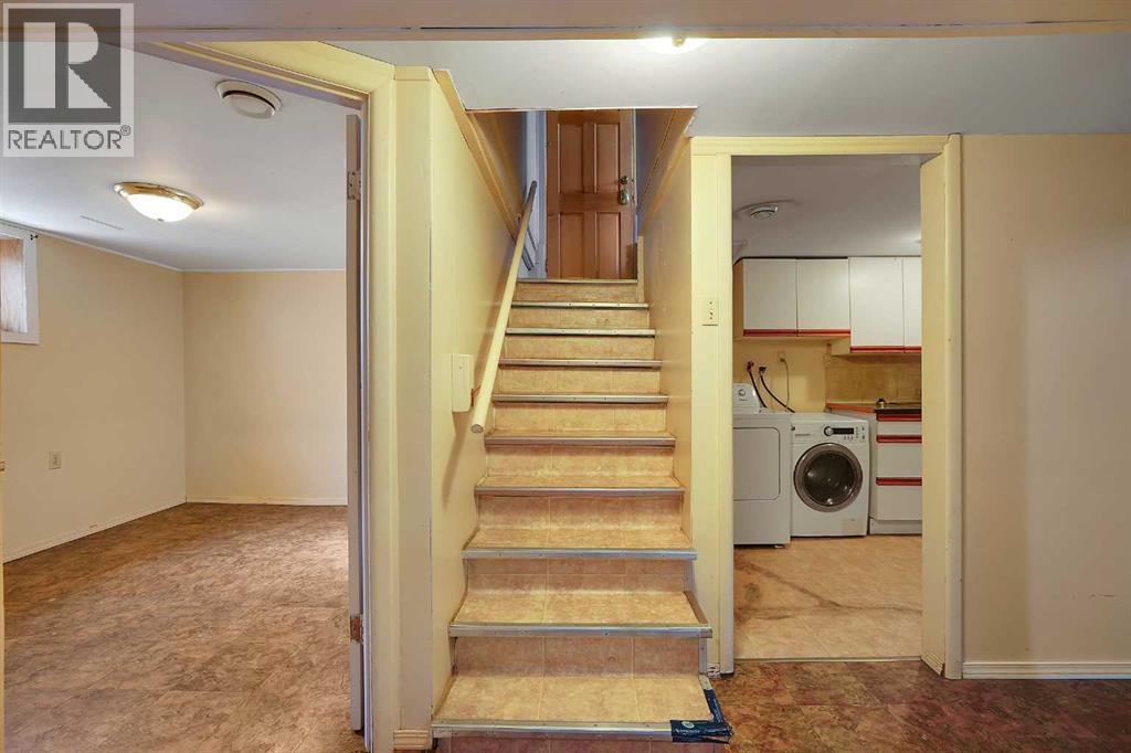 1507 1 Street NE - 24