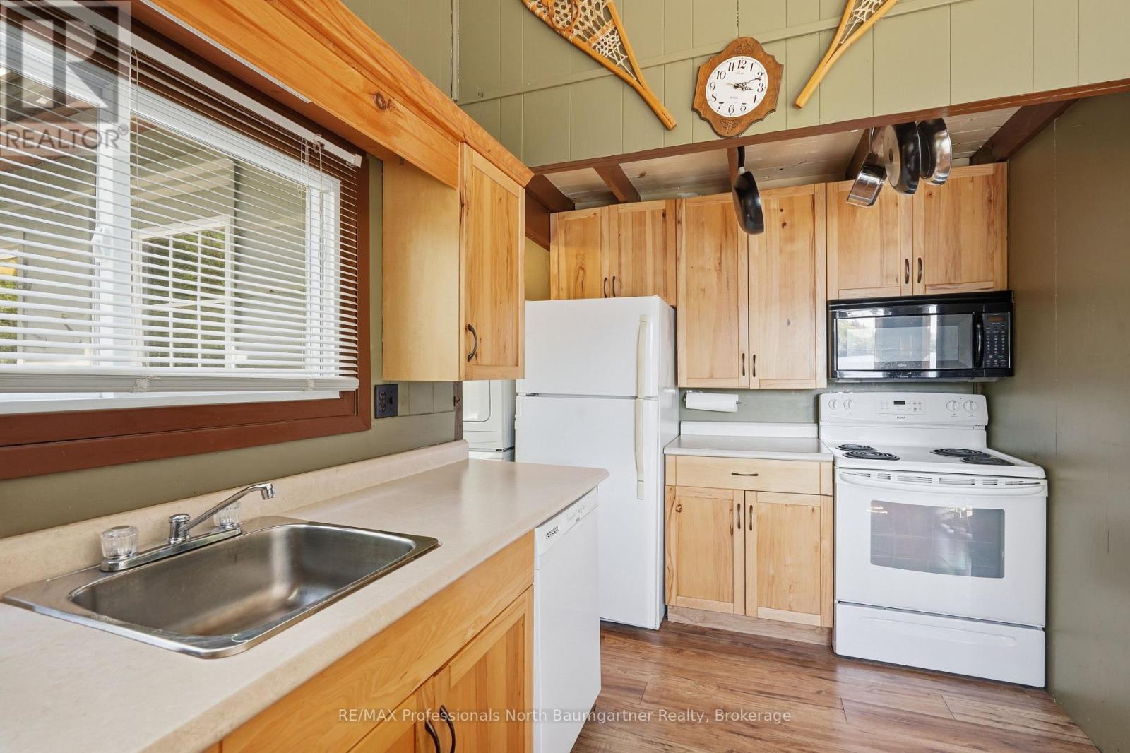 1320 LITTLE STRAGGLE LAKE DRIVE - 19