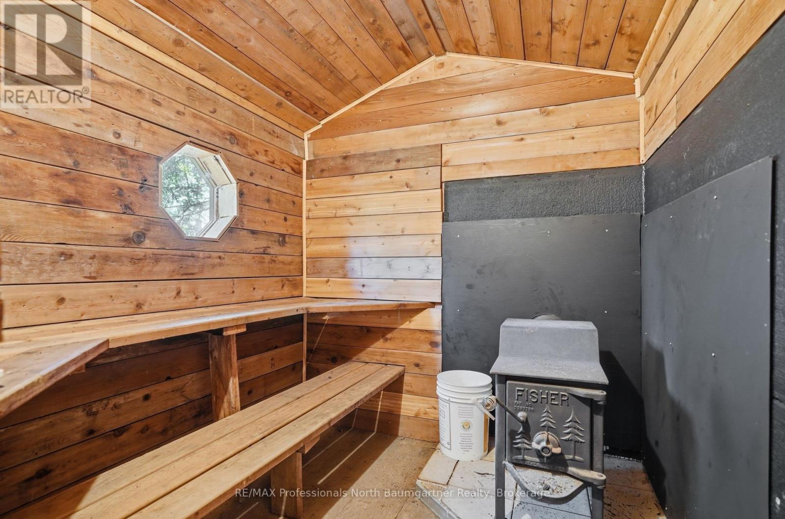 1320 LITTLE STRAGGLE LAKE DRIVE - 29