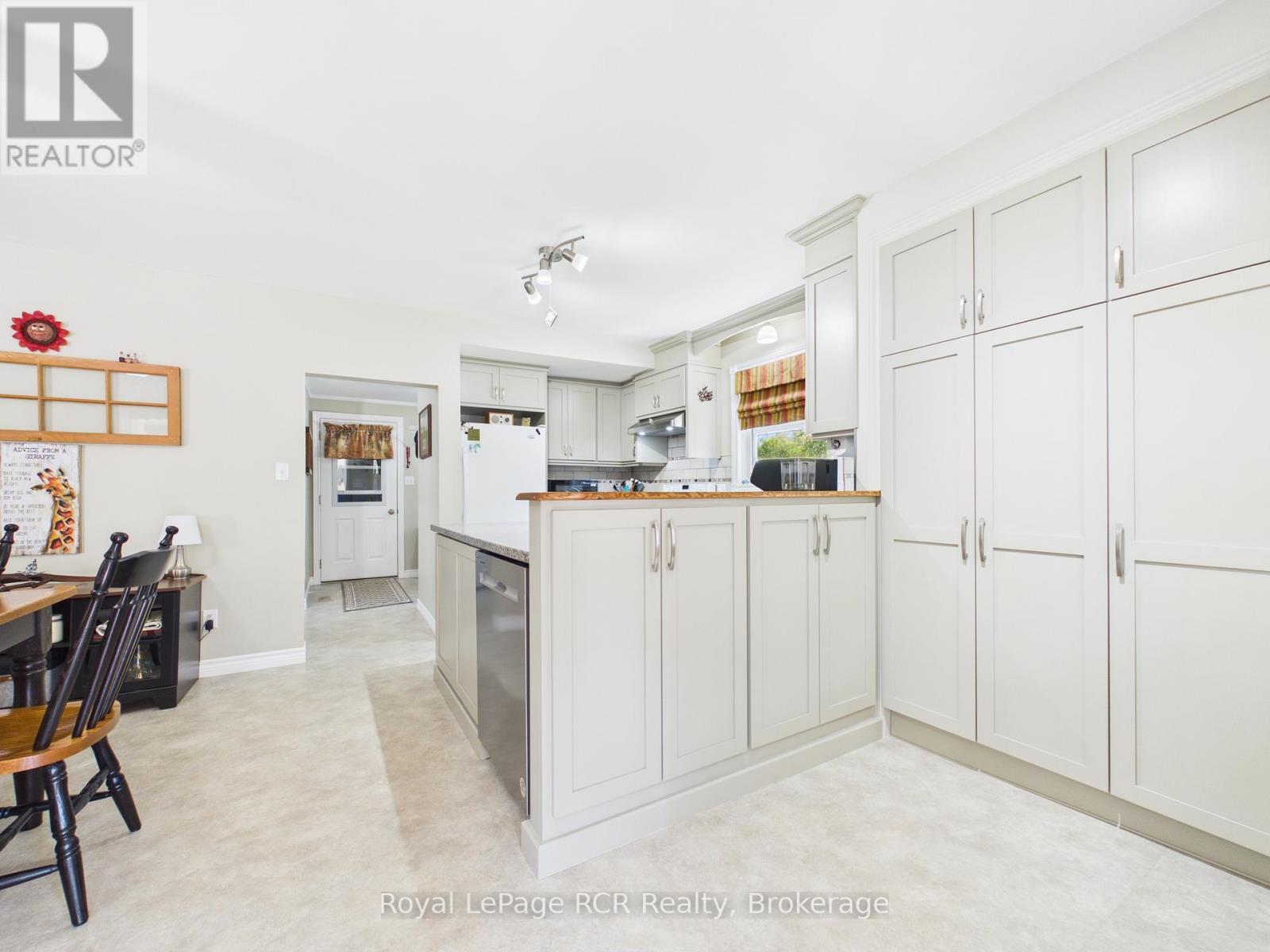 232 WILLIAM STREET - 7