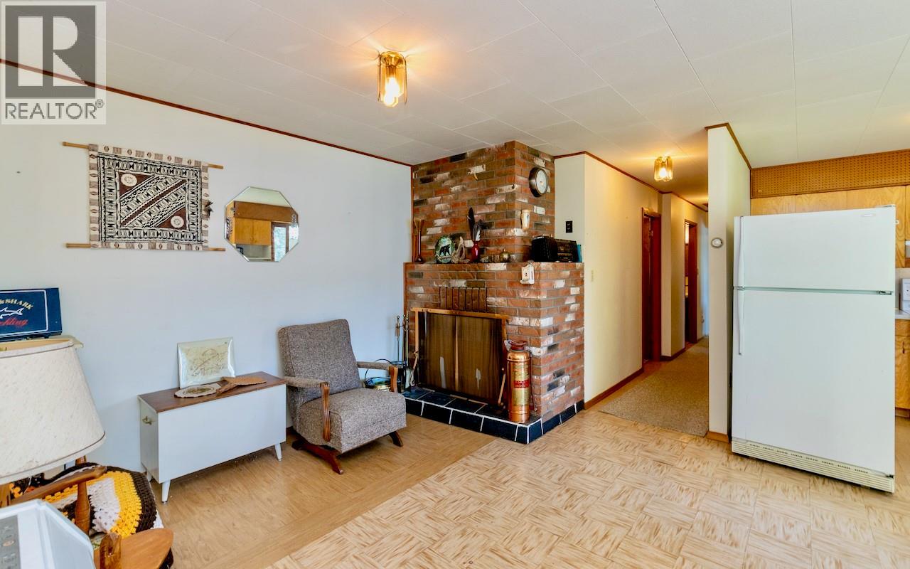 3035 Squilax-Anglemont Road - 32