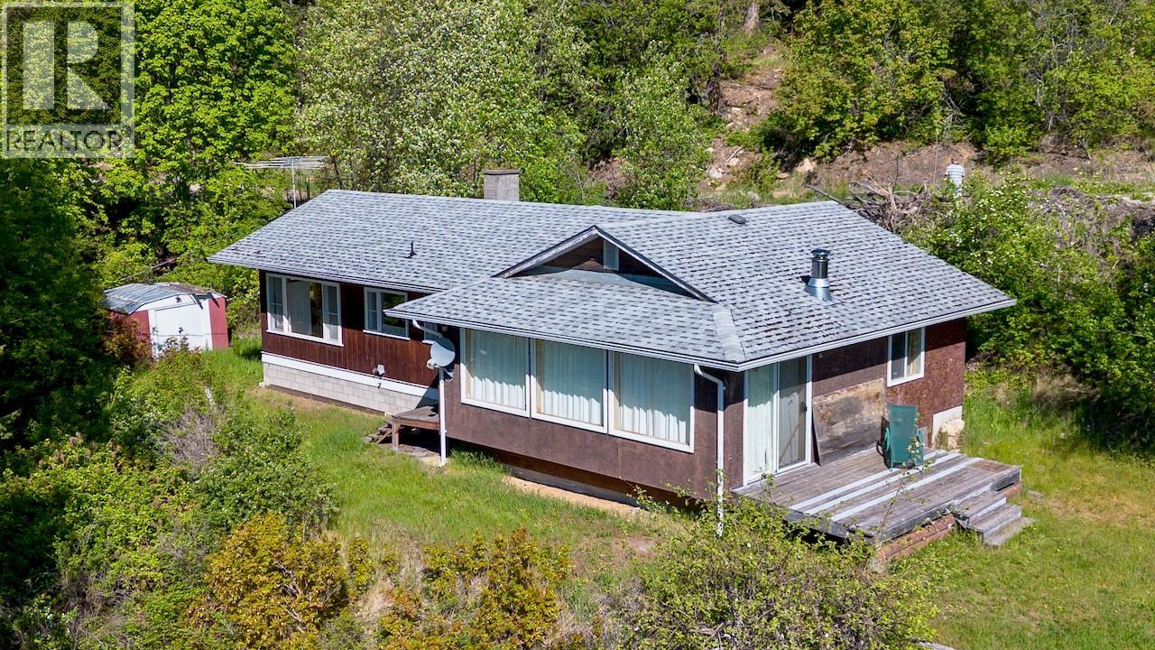 3035 Squilax-Anglemont Road - 10