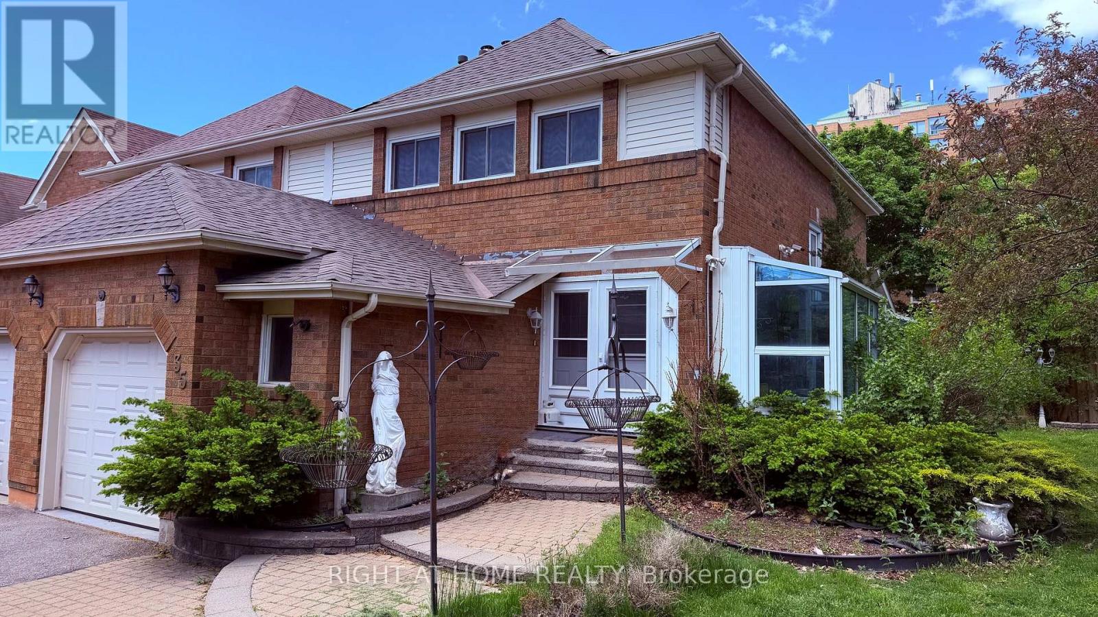 35 DAVIES CRESCENT - 2