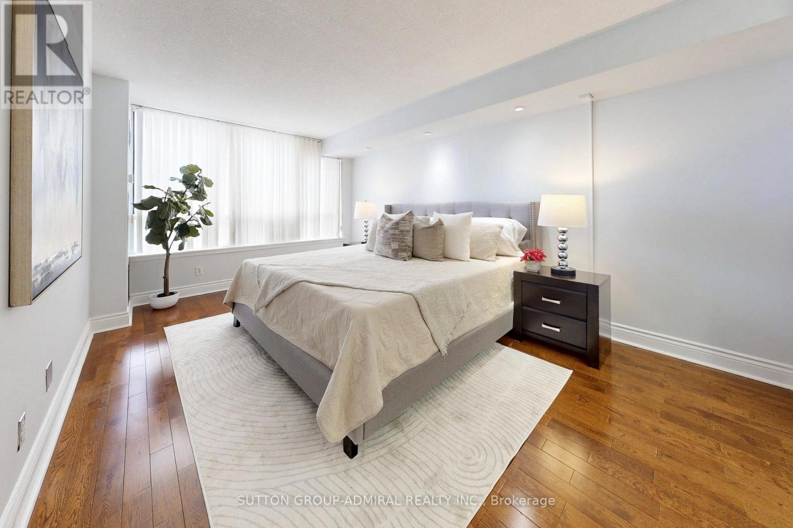 #PH208 81 TOWNSGATE DRIVE - 13