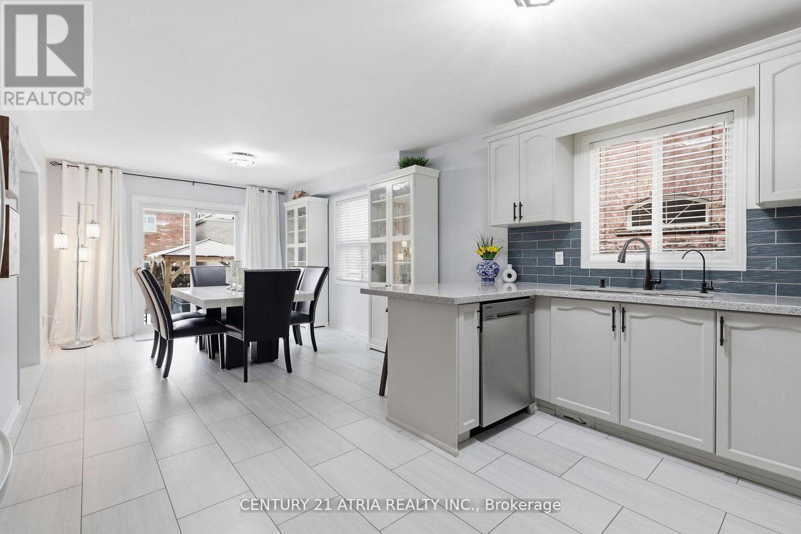18 ABBOTT AVENUE - 5