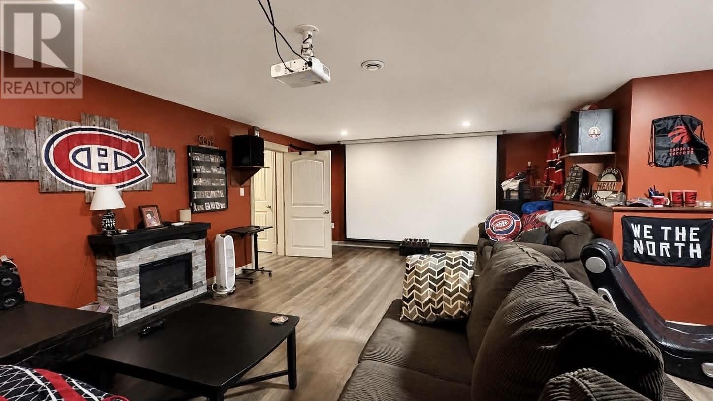 71 REBECCA DRIVE - 27