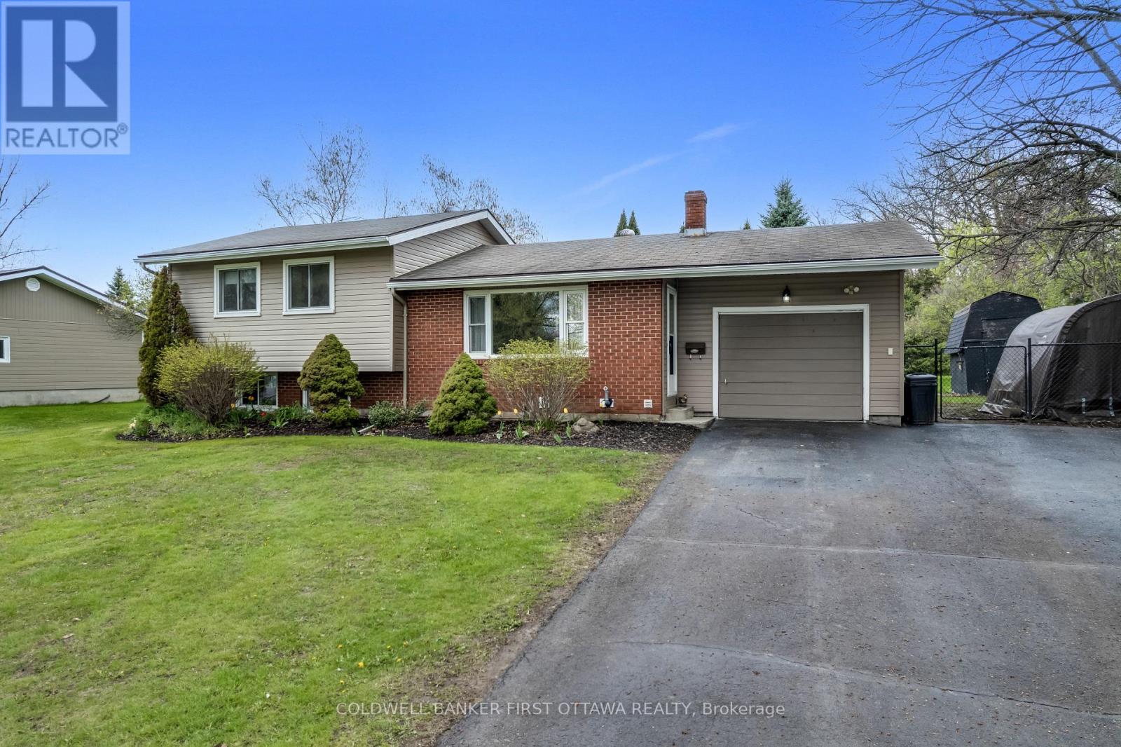 114 MORRIS ROAD S - 1