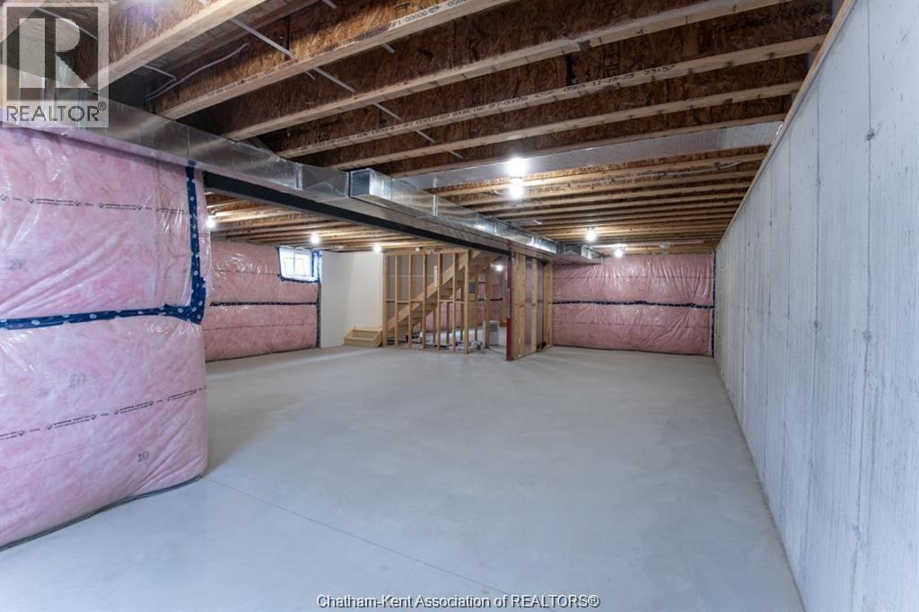 43 DEMALL DRIVE - 18
