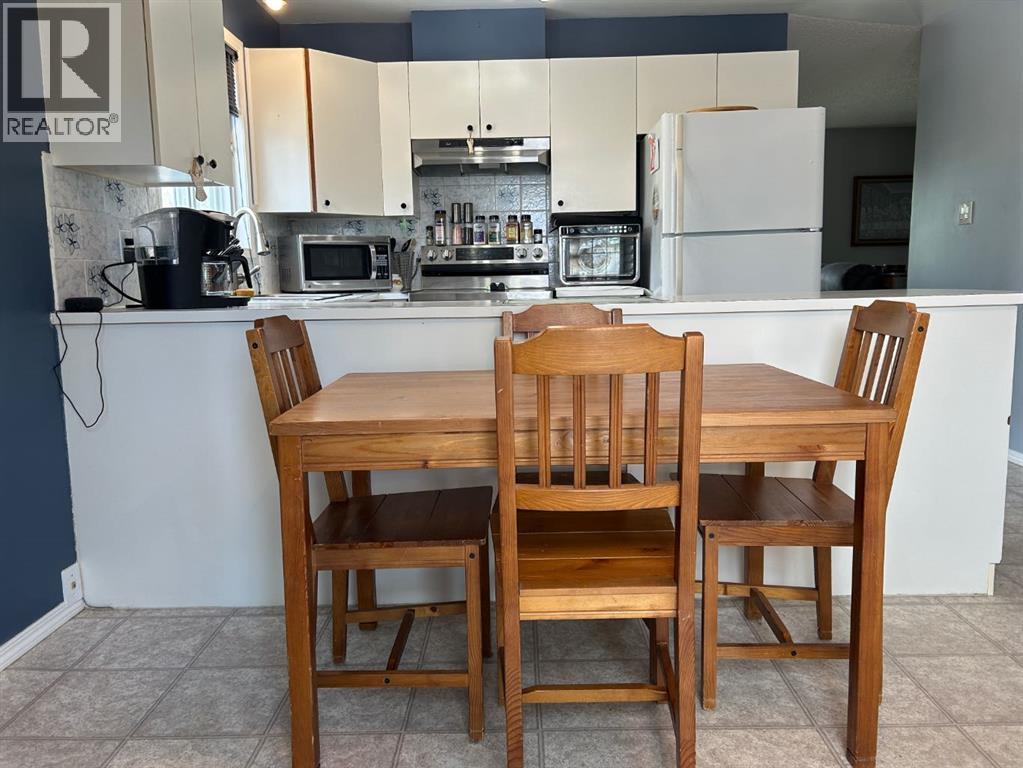 44 Wildrose Crescent W - 9