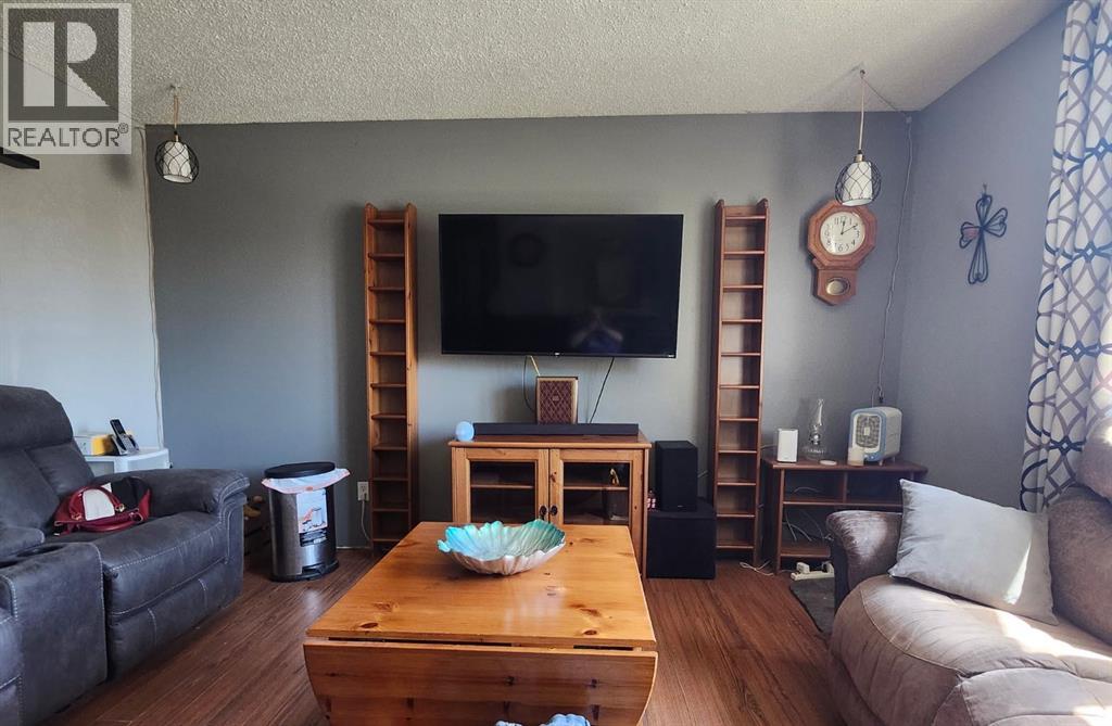 44 Wildrose Crescent W - 12