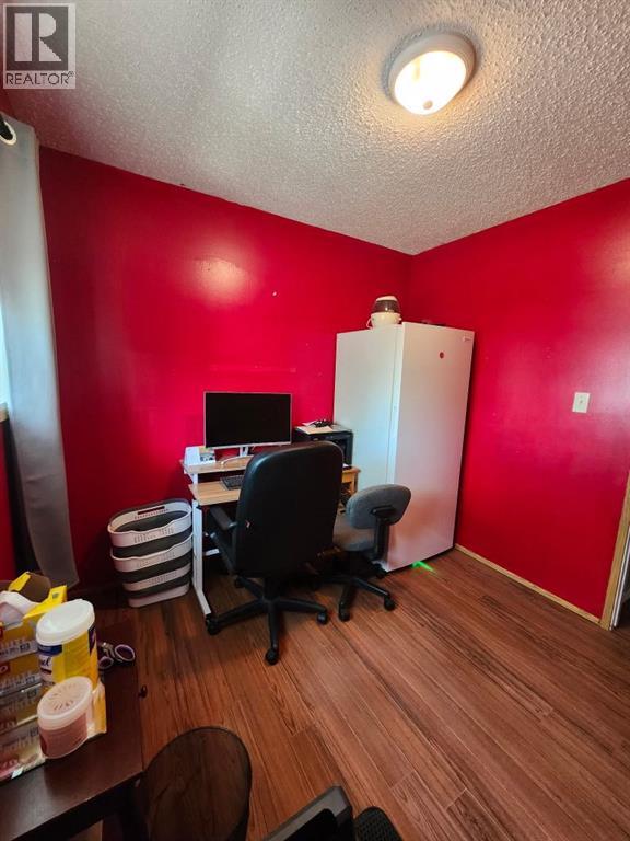 44 Wildrose Crescent W - 20