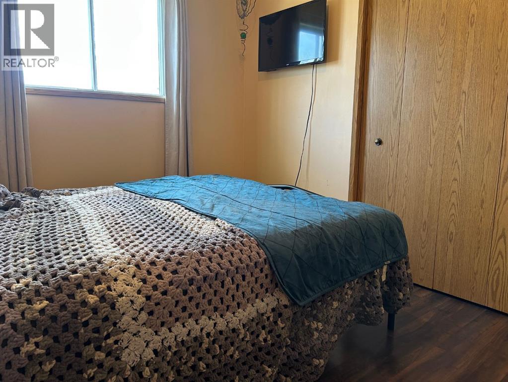44 Wildrose Crescent W - 18