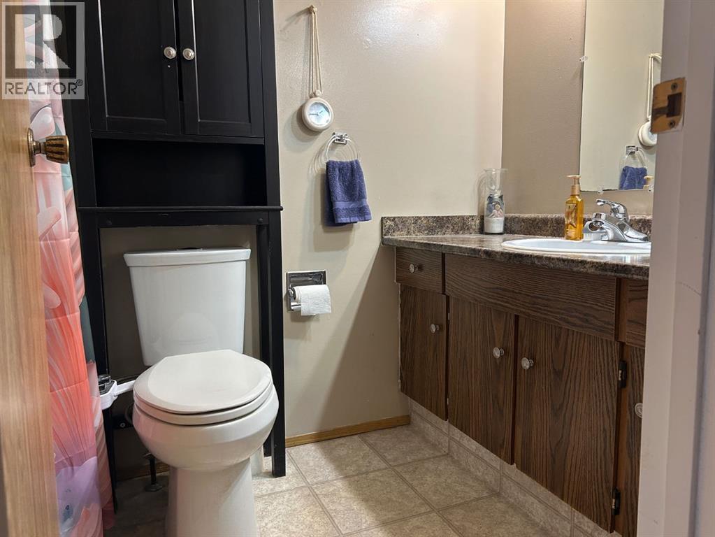 44 Wildrose Crescent W - 16