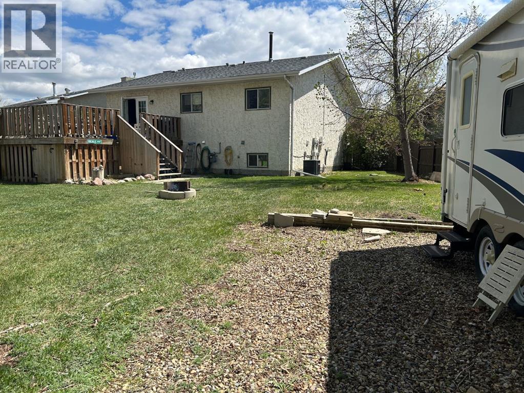 44 Wildrose Crescent W - 40