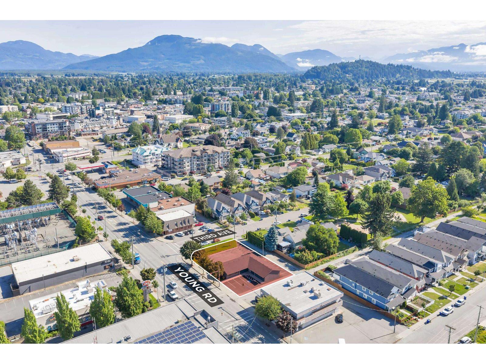 9072 YOUNG ROAD, Chilliwack Downtown